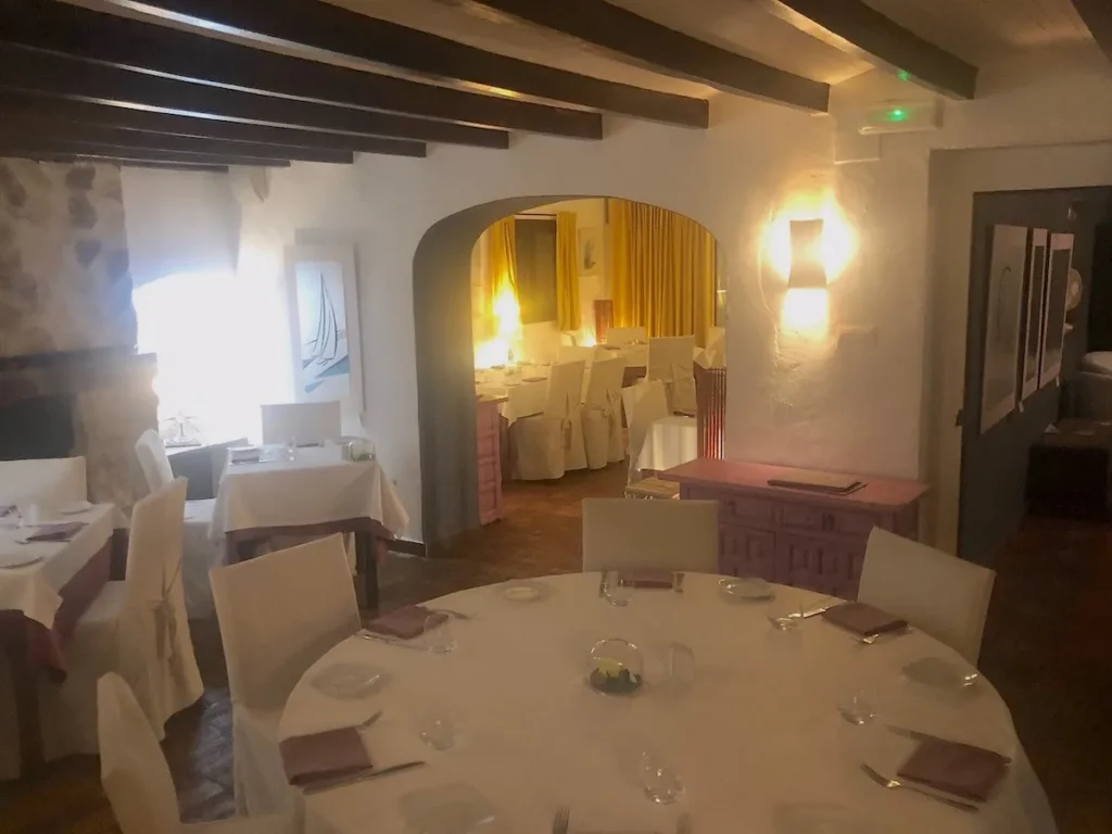 Restaurante Le Gourmand, interior big table